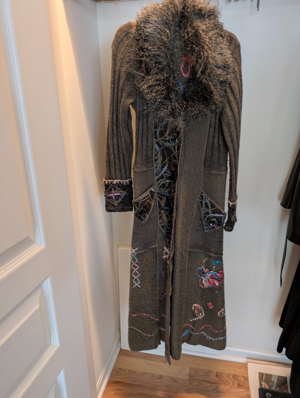 Railn Knitted & Embroidered Cardigan Coat/Duster/Sweater.  Beautiful Condition.
